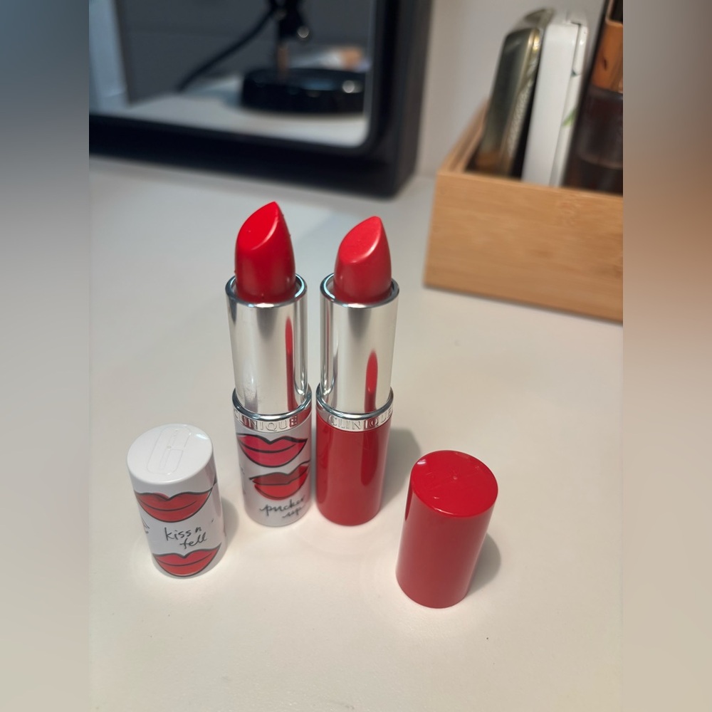 Clinique Kiss & Pout Red Lipstick Duo